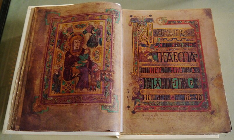File:Dublin Trinity College Library Long Room Book of Kells 1.jpg