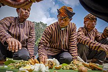 Selamatan traditional Javanese ceremony usually involved a communal feast of eating together. Eat toghter in Kembul Bujono.jpg