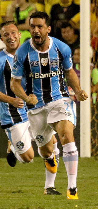 <span class="mw-page-title-main">Edílson (footballer, born 1986)</span> Brazilian footballer