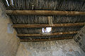 Крыша внутреннего помещения: деревянные балки, покрытые камышом (реконструкция по материалам археологических раскопок)