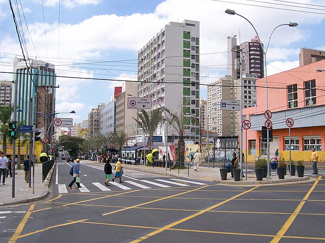 How to get to Jockey Club Brasileiro in Centro by Bus, Metro or Train?