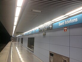 Sant Ildefons station platform Estacio de Sant Ildefons.jpg