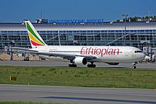 Boeing 767-300ER авиакомпании Ethiopian Airlines на взлетной полосе