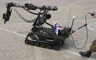 An EOD Wheelbarrow in 2006. Explosieven Opruimingsdienst.jpg