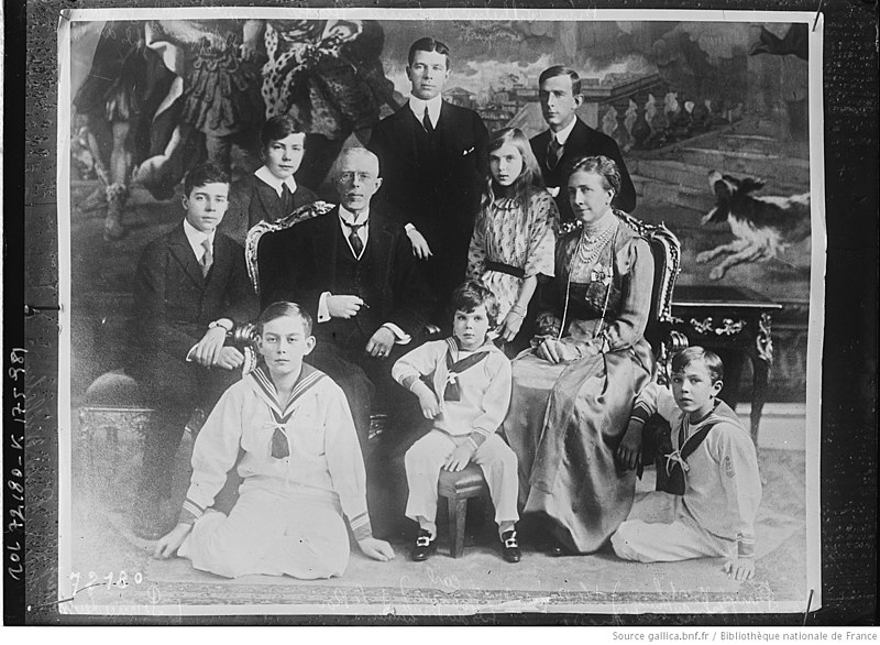 File:Famille royale de Suéde en 1922.jpg