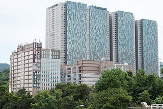 <span class="mw-page-title-main">Farglory U-Town</span> Office, Shopping center in New Taipei, Taiwan