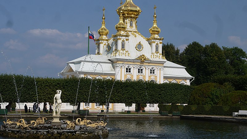 File:Fountains in Saint Petersburg7.jpg