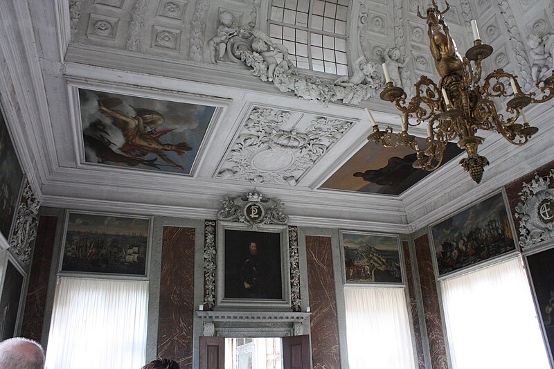 File:Frederiksborg slot - Interior 20090818 12.JPG