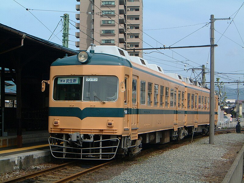 File:Fukutetsu201 inTawaramachi.jpg