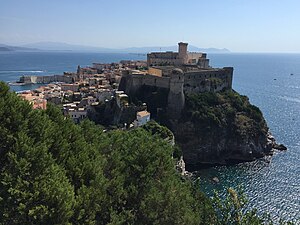 Gaeta: Geografia fisica, Origini del nome, Storia