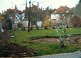 Bodenausschachtung für einen Gartenteich, in dessen Bereich die Bestattungen gefunden wurden (1997)