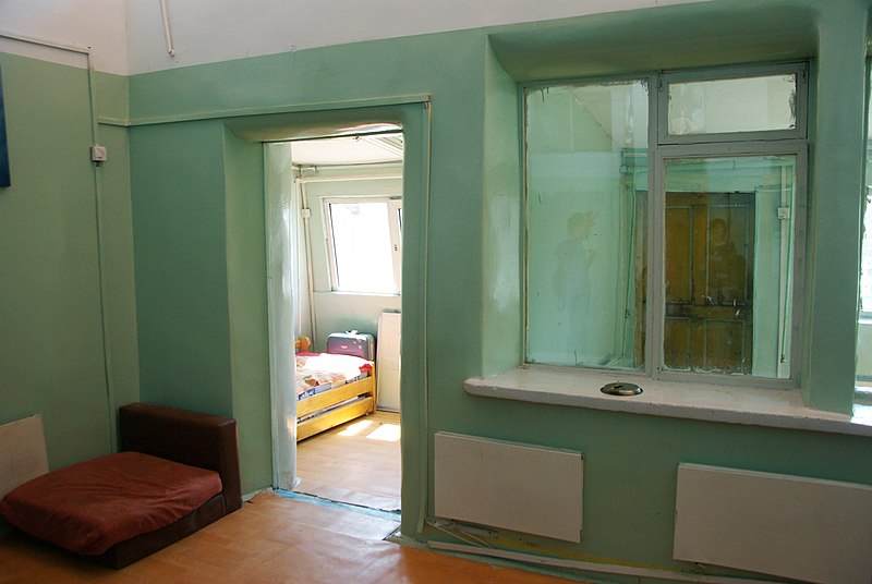 File:Girls' Room Interior (6141988192).jpg