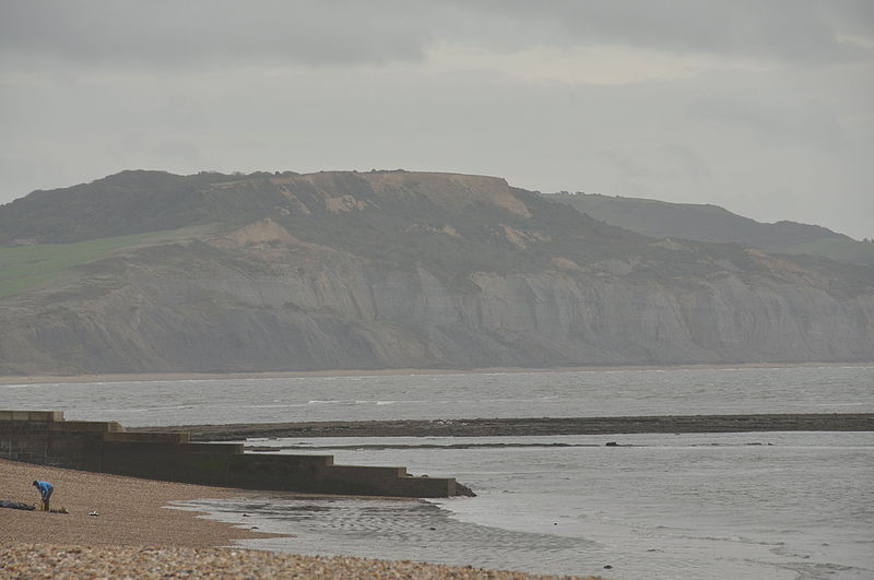 File:Golden Cap from Lyme Regis Beach (2814).jpg