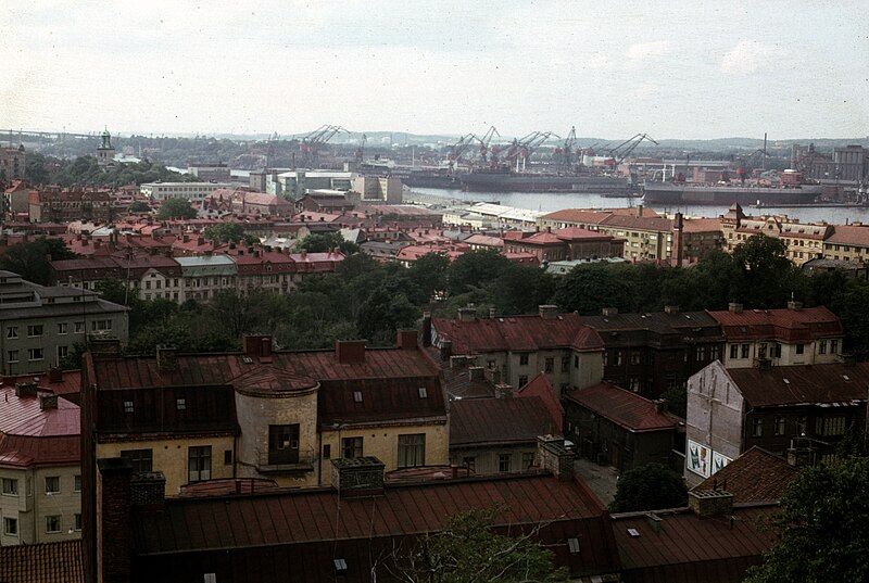 File:Goteborg and harbor.jpg