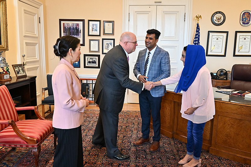 File:Governor Hogan Meets With Resettled Afghan Interpreter.jpg