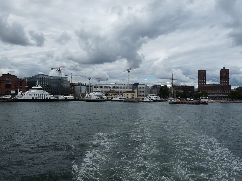 File:Harbour of Oslo 2016 1.jpg