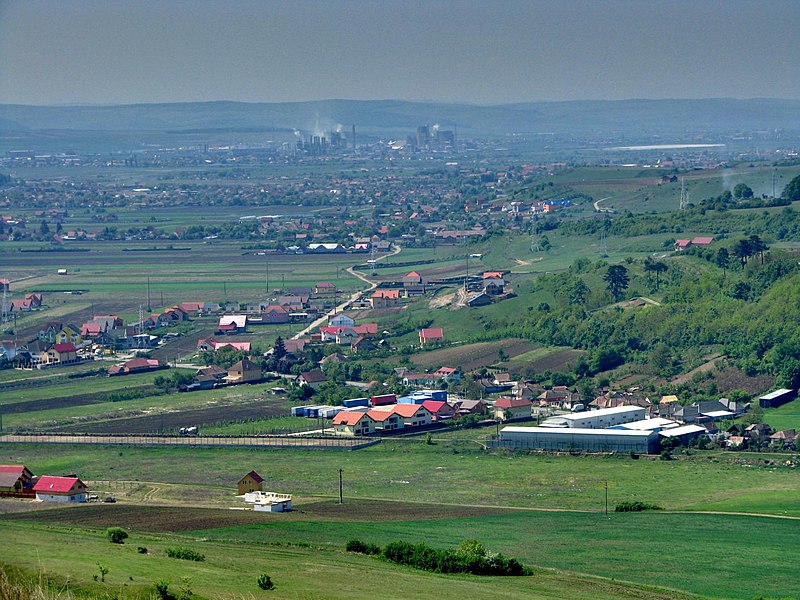 File:Hills - panoramio - paulnasca (70).jpg