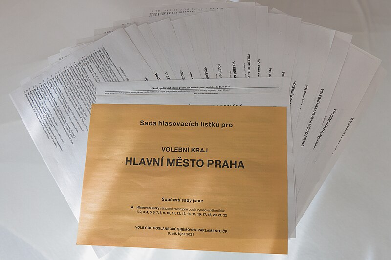 File:Hlasovací lístky PSP 2021 Praha.jpg