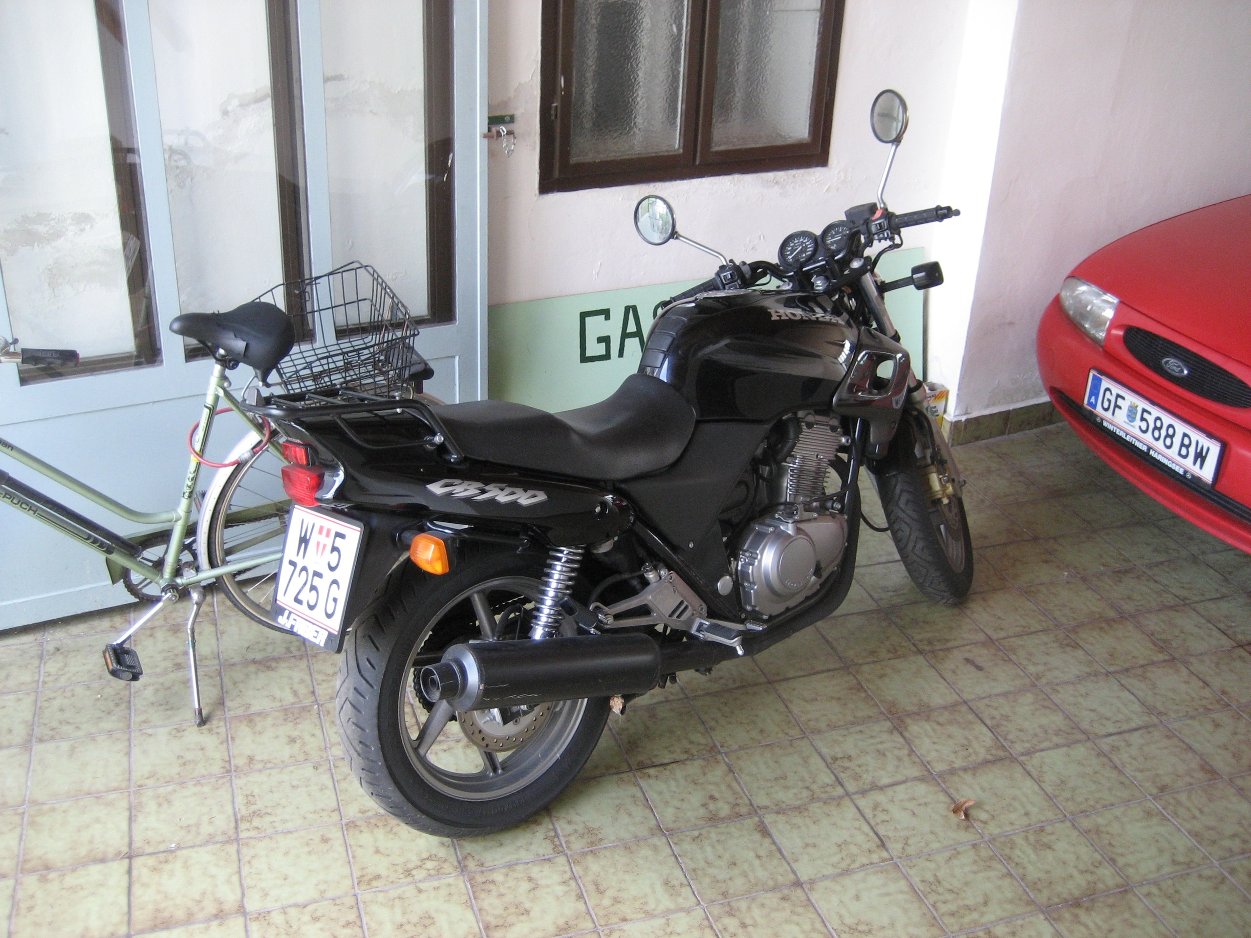 File:Honda CB 500 01.jpg - Wikimedia Commons