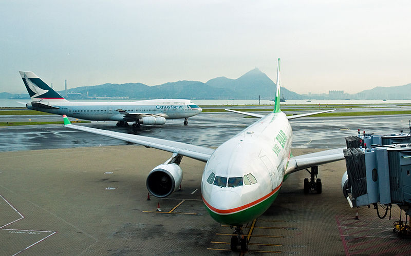 File:Hong Kong Airport, Sept. 2010 - Flickr - PhillipC (3).jpg