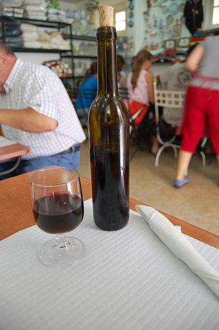 <span class="mw-page-title-main">House wine</span> Typically cheap wine on a restaurant menu