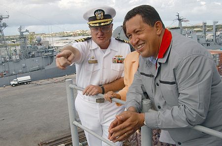 Tập tin:Hugo Chávez on USS Yorktown.jpg