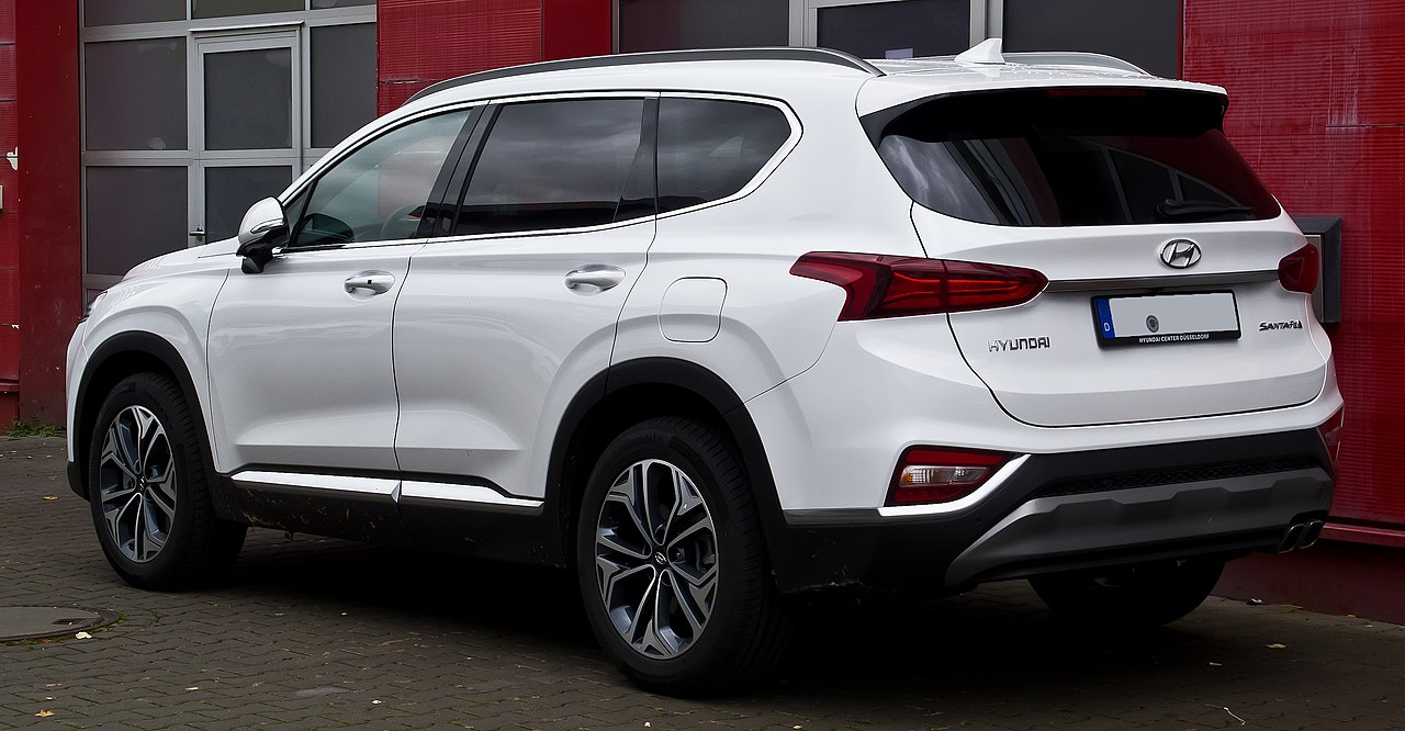 Image of Hyundai Santa Fe 2.2 CRDi 4WD Premium (IV) – Heckansicht, 11. November 2018, Düsseldorf