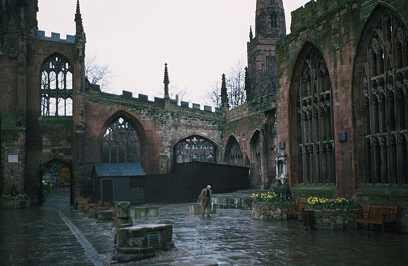 File:In the ruins of Coventry Cathedral - 1983.jpg