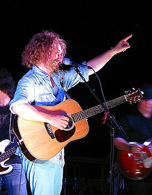 James Maddock WBJB concert in Belmar NJ 400s LHCollins.jpg