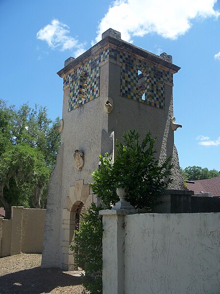 File:Jax FL San Jose Gatehouse01.jpg