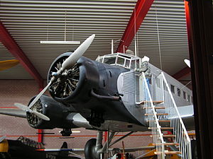 Ju 52. Junkers ju 52. Юнкерс-52/3 м. Ju 52/3м самолет. Самолет Юнкерс трехмоторный.