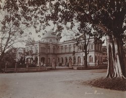 The museum, circa 1900 KITLV - 105738 - Raffles Museum in Singapore - circa 1900.tif