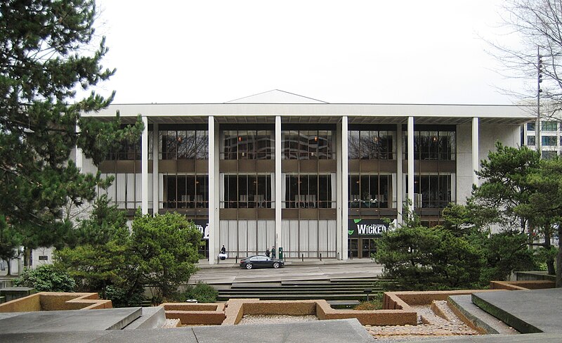 File:Keller Auditorium.JPG