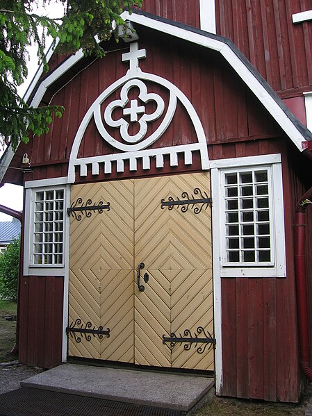 File:Kellokosken kirkko Eteinen.jpg