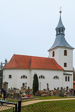 Farní kostel Povýšení sv. Kříže v Černíkovicích.