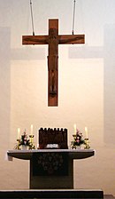 H. Avondmaal-altaar en crucifix in de St.-Andreaskerk