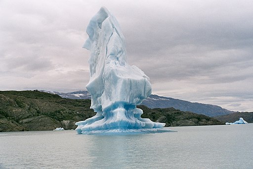 Lago Argentino, Calafate (Sta. Cruz): Vom Gletscher abgebrochene Eisberge (UNESCO-Weltnaturerbe in Argentinien)