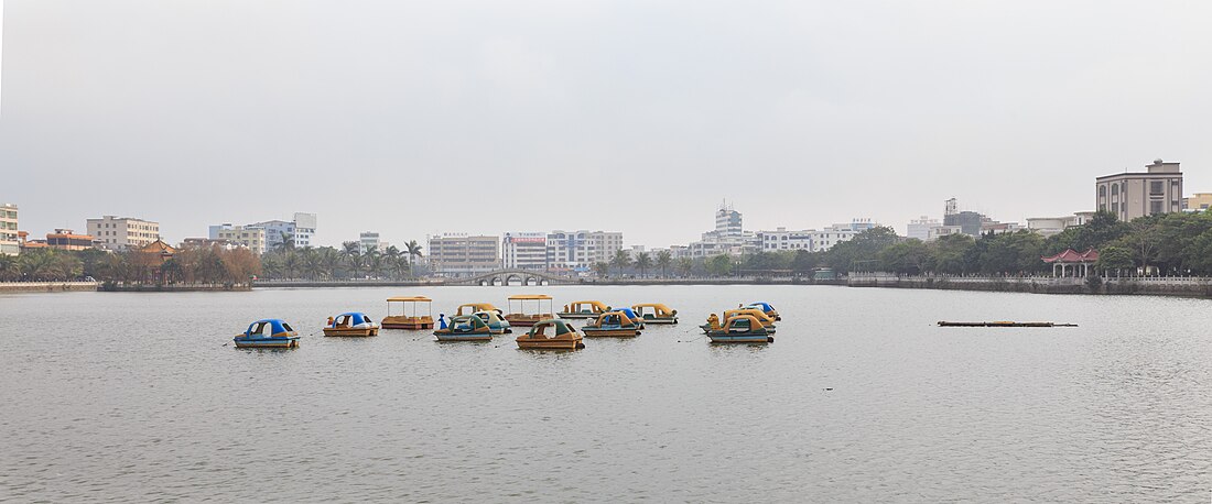 File:Leizhou Xihu 2014.02.27 16-44-12.jpg