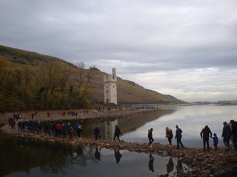 File:Mäuseturm im Rhein bei Bingen.jpg