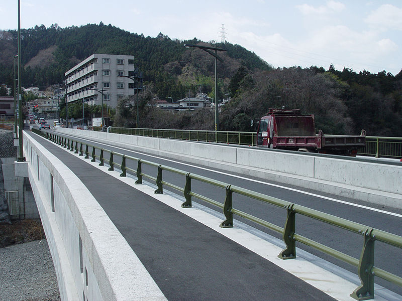 File:Mannen Bridge, Route 411 of Japan.jpg