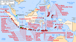 mapa de indonesia que muestra la posición de cientos de volcanes