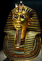 Máscara de Tutankamón, c.  finales de la dinastía XVIII, Museo Egipcio