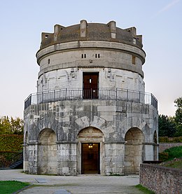 Mausoleum of Theodoric (Ravenna) - Exterior.jpg