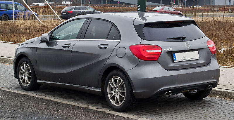 File:Mercedes-Benz A 180 BlueEFFICIENCY Urban (W 176) – Heckansicht, 3. März 2013, Düsseldorf.jpg