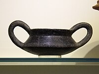 Minoan pottery, Kyparissi, 2600-1900 BC, AMH, 144562.jpg