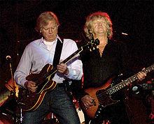 Hayward and Lodge live in 2007