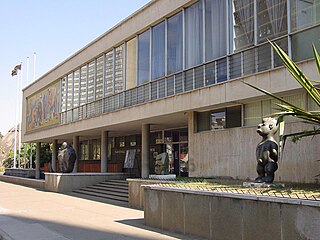<span class="mw-page-title-main">National Gallery of Zimbabwe</span> Art Gallery in Harare. Regional Galleries: Mutare and Bulawayo, Zimbabwe