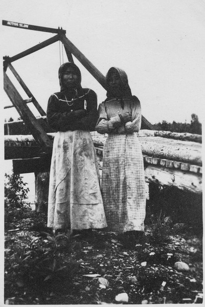 File:Native women near Copper Center, Alaska. Same source as photo ^966. - NARA - 297808.tif