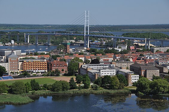 Die Brücke aus der Vogelperspektive