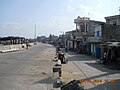 Con phố dọc theo đê biển của Ngư Lộc